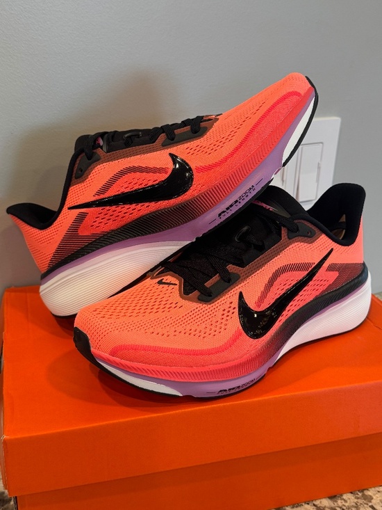 Shoes - Women’s Nike Pegasus 42